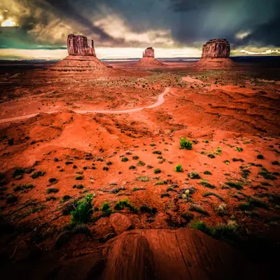 Monument Valley (Landmark Series #4)