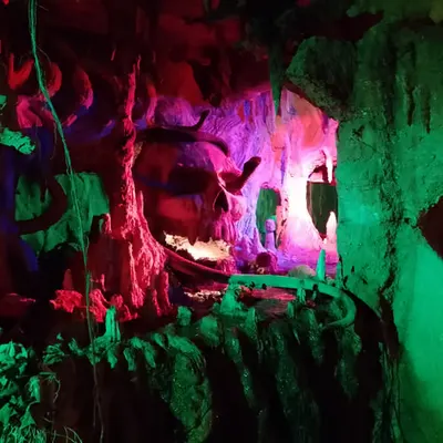 Horror cave
