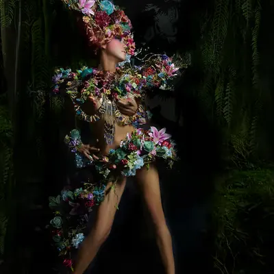 LA DAME AUX FLEURS - A FLOWER BLOSSOMS FOR IT'S OWN JOY - NIGHT BLOOM
