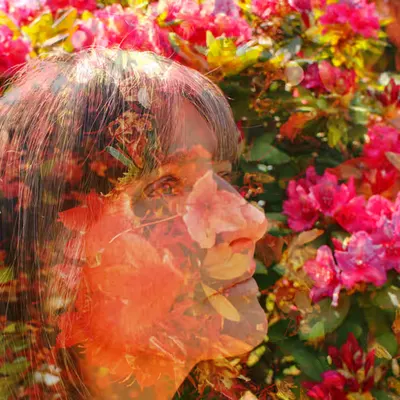 Paola FLOWER SKIES (Woman Series)