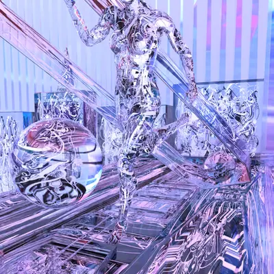 Tombasa (Glass runner)