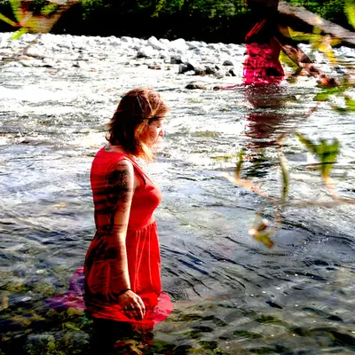 Tania FLOWING HERSELF (Woman Series)