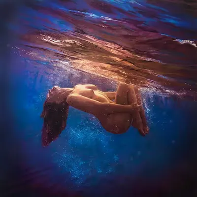 Free, weightless, brave. No. 3