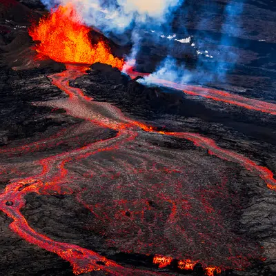 First look Mauna Loa Erupts 