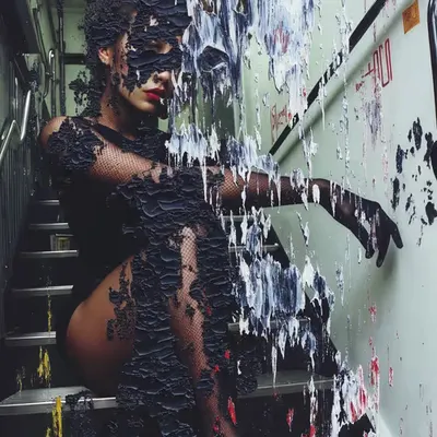 SHOWGIRL AURA