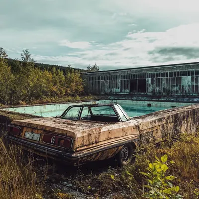 NO PARKING IN SHALLOW WATER