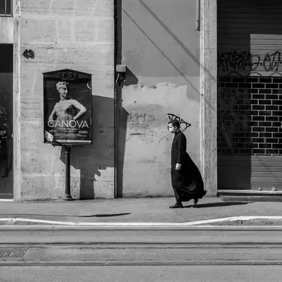 WALKING 
