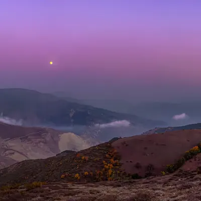 Venus Belt and Pinky Moon!