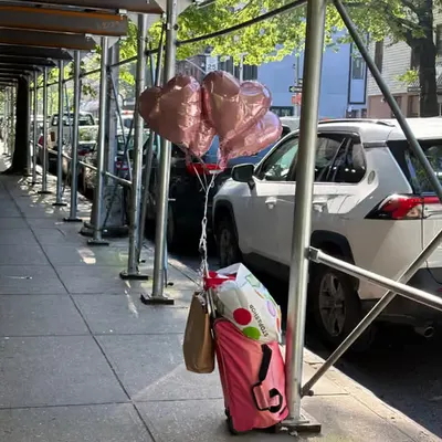 🎈❤️ 🧳