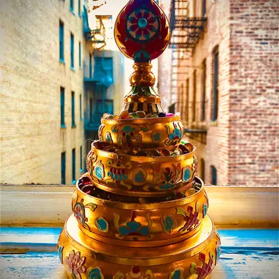 Om Vajra Bhumi Ah Hung