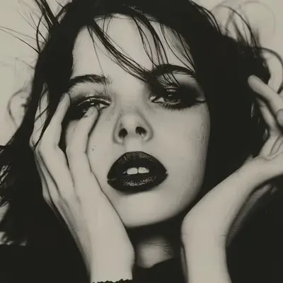 Finger Grace: Portraits of Women #1