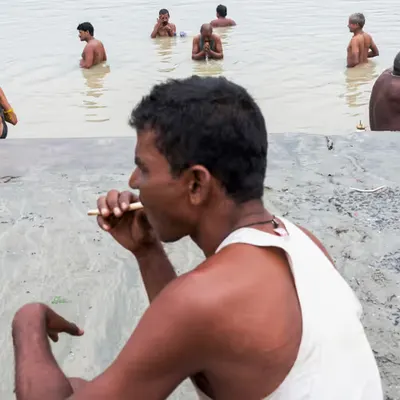 A morning at Kolkata ghat