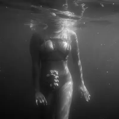 Flowers and shibari Underwater Nude