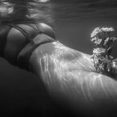 Underwater - Shibari Flowers