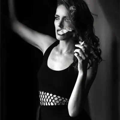 B&W