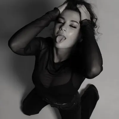 BLACK & WHITE