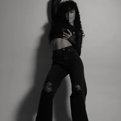 BLACK & WHITE