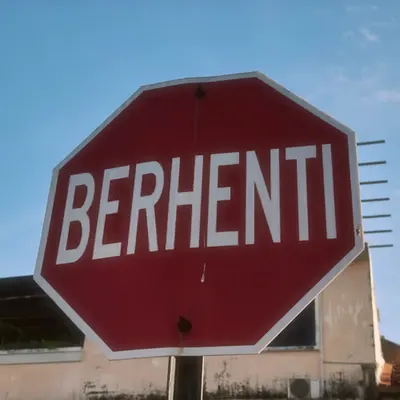 STOP