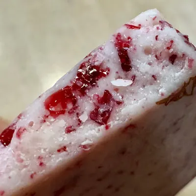 läderach frischschoggi raspberry-blackberry white