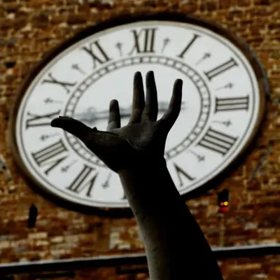 Grasping the Last Moment