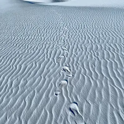 Steps upon crystals 