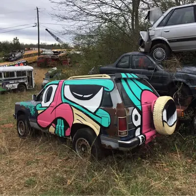 Schoolbus Graveyard 4x4