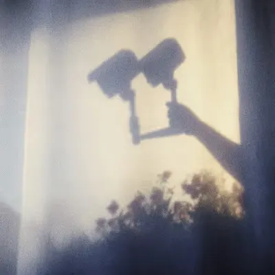 peeking