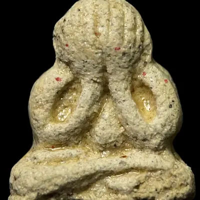 Phra Pit Ta Pho Than Mui