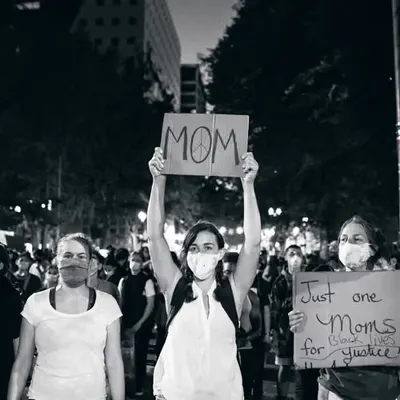 Mom 